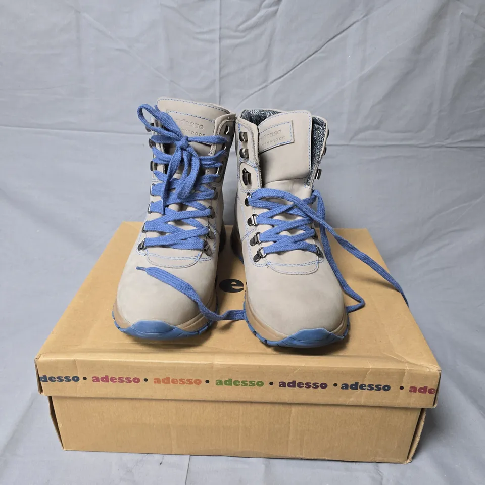 ADESSO LEATHER HIKING BOOTS (SIZE 40) – BEIGE/GRAY WITH BLUE LACES, BOXED