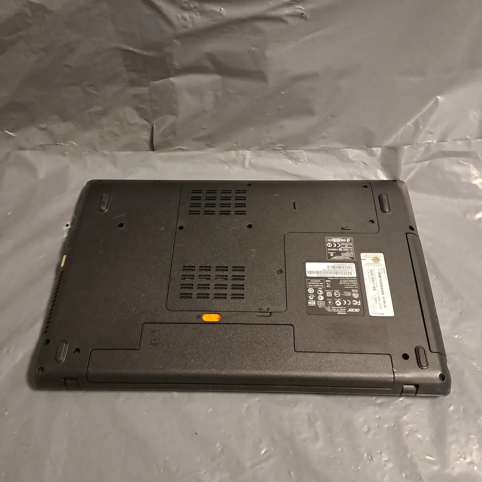 ACER TRAVELMATE 5744 LAPTOP IN BLACK