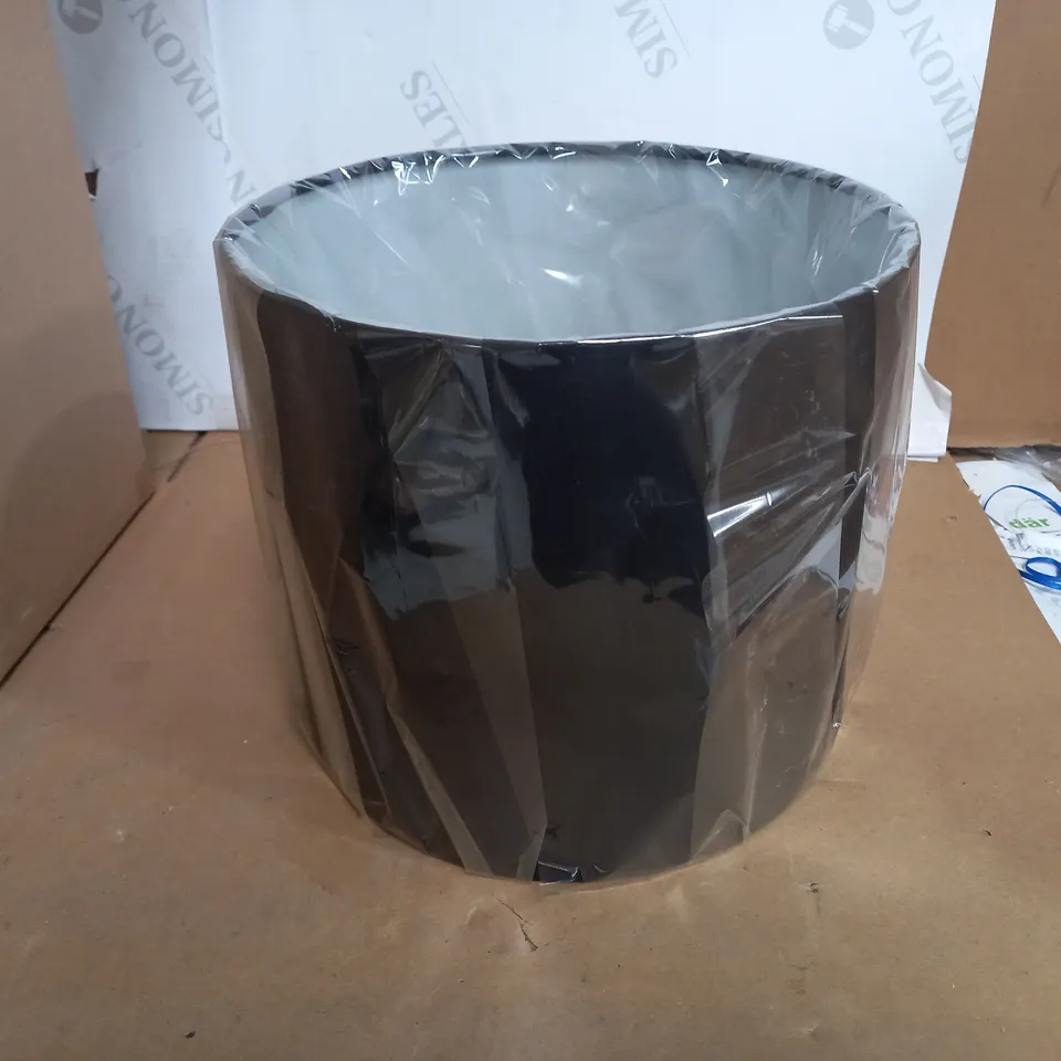 NEW BUSBY SPARE SHADE FOR BUS4210 LIGHT