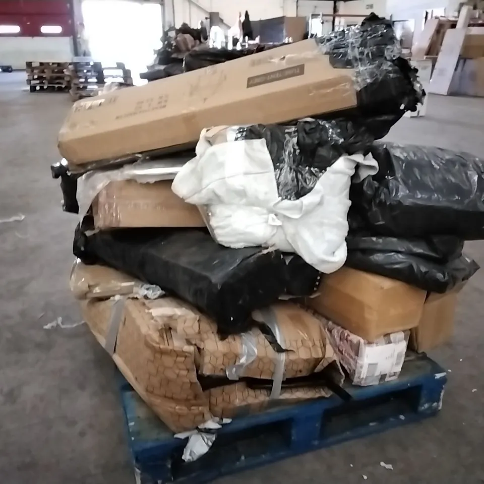PALLET TO CONTAIN AN ASSORTMENT OF TUBE TENTS, SACK TROLLEY AND CHAIRS ECT 