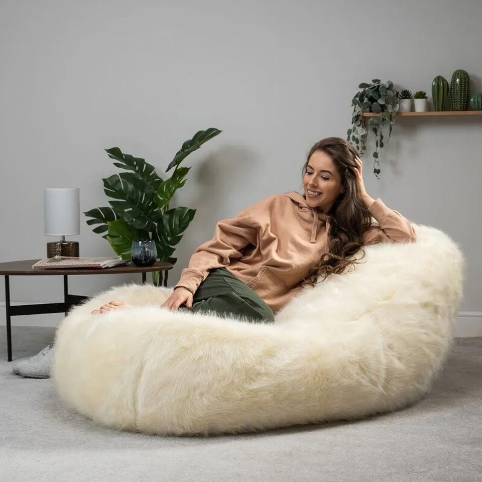 SOHO DREAM GIANT FAUX FUR BEAN BAG (CREAM)