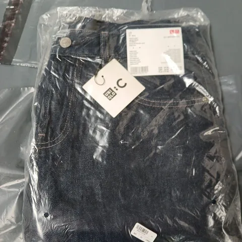 UNIQLO WOMEN’S JEANS – NAVY, UK 8 (WAIST 28IN X INSEAM 31.5IN)