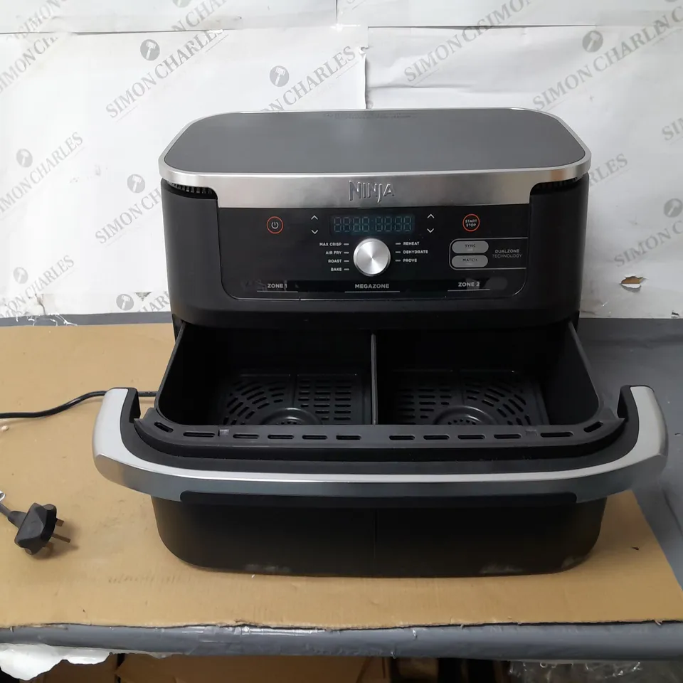 BOXED NINJA 10.4L FOODI FLEXDRAWER DUAL AIR FRYER IN BLACK AF500UK