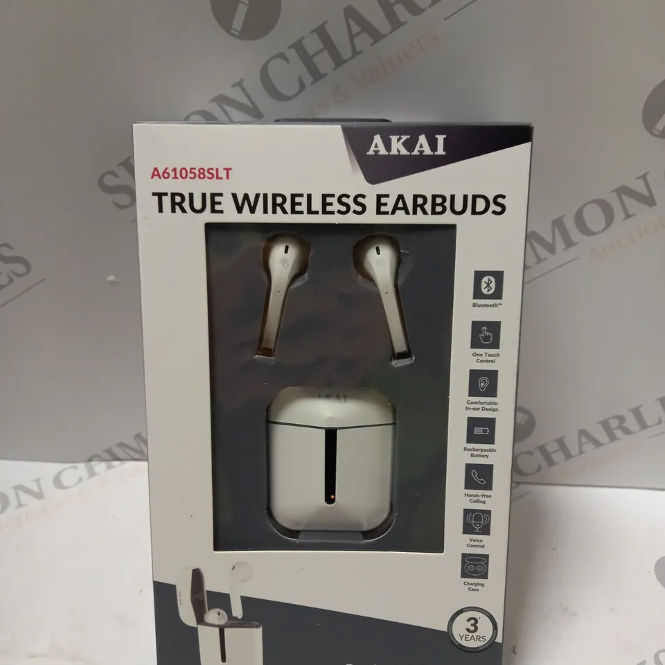 BOXED AKAI TRUE WIRELESS EARBUDS IN WHITE