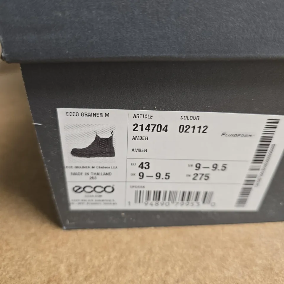 BOXED PAIR OF ECCO GRAINER M AMBER LEATHER CHELSEA BOOT, UK 9-9.5 
