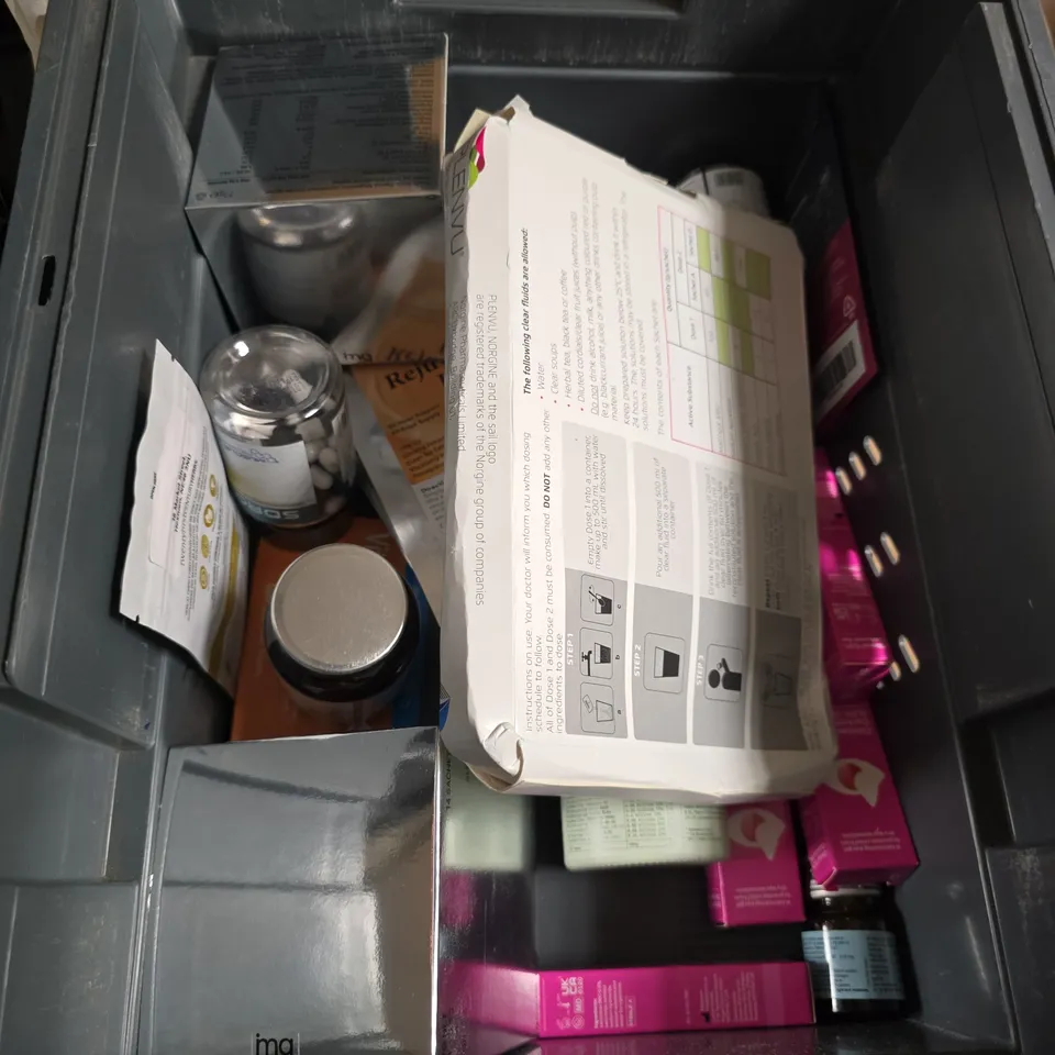 APPROXIMATELY 15 ASSORTED VITAMIN/HEALTH AID PRODUCTS TO INCLUDE VITABIOTICS, ZAPPLY AND CYTOPLAN