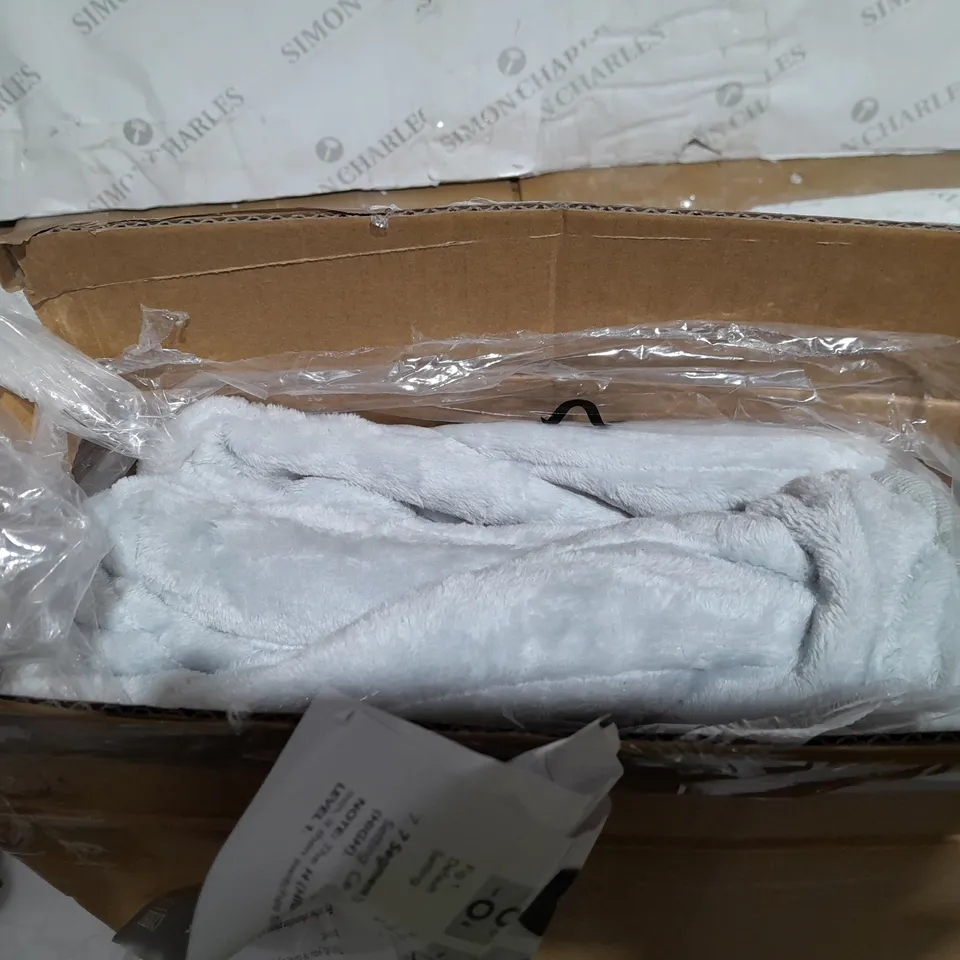 COZEE HOME VELVETSOFT HEATED THROW IN LIGHT GREY