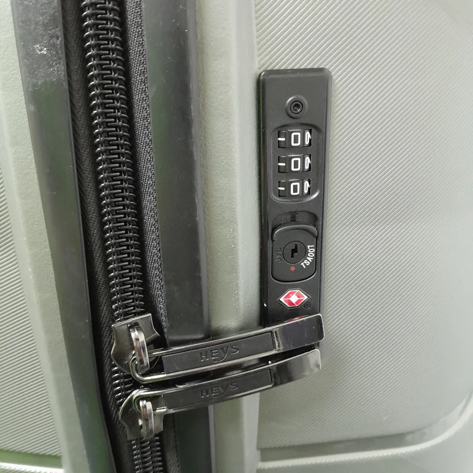 HEYS 4 SUITCASE SET IN SILVER GREY 
