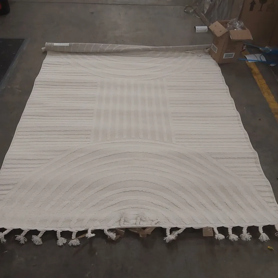 QUALITY NAT AREA RUG - 5'3 x 7'