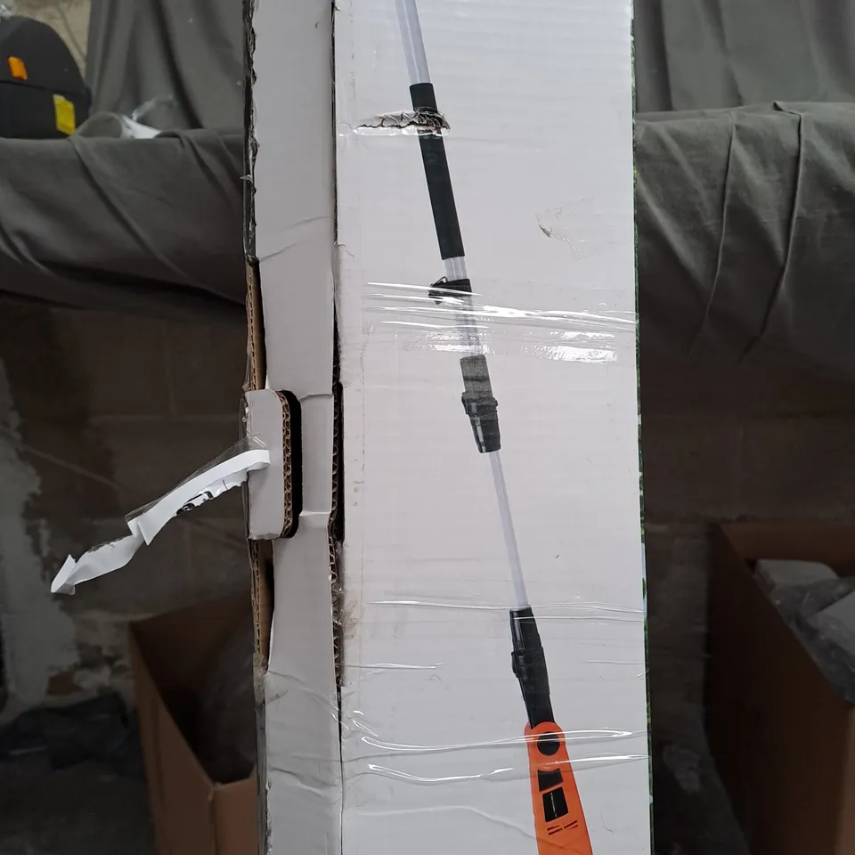 BOXED YARD FORCE 750W EXTENDABLE POLE PRUNER - COLLECTION ONLY