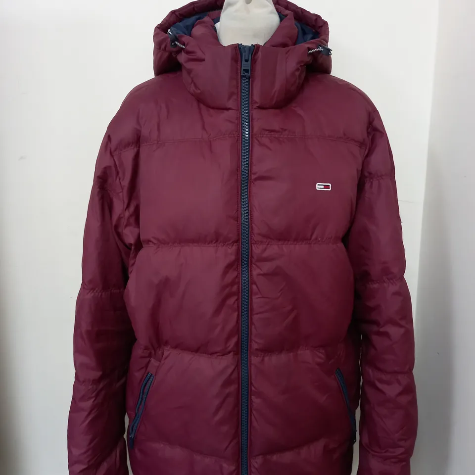 TOMMY HILFIGER PADDED JACKET IN BURGUNDY SIZE L