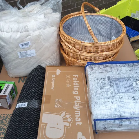 PALLET OF ASSORTED HOUSEHOLD ITEMS TO INCLUDE WICKER HAMPERS, FOLDING PLAYMAT, RUGS AND FABER CASTELL DRAWING BOARD