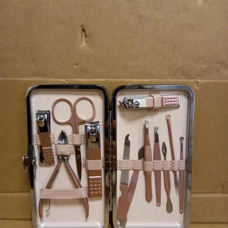 MANICURE SET & NAIL CLIPPER SET