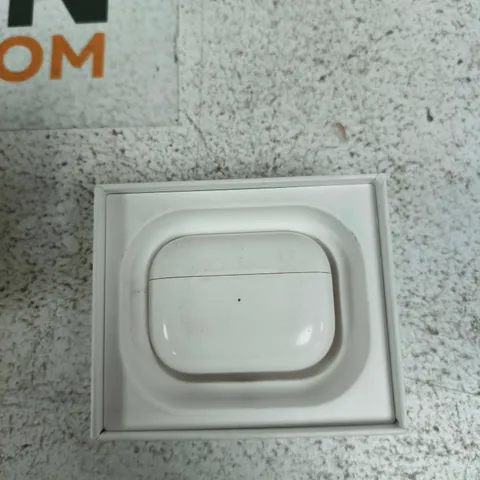 APPLE AIRPODS  CHARGING CASE – BOXED