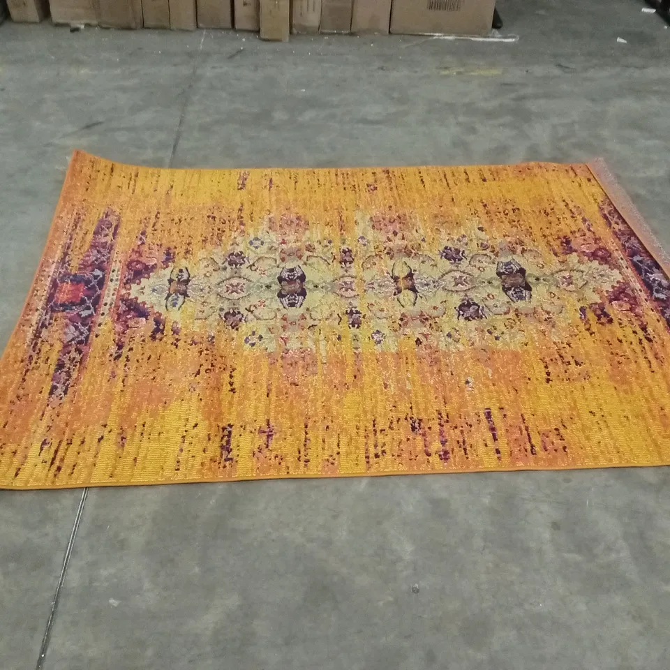 SAFAVIRH MONACO RECTANGLE AREA RUG, ORANGE // 155 X 230cm