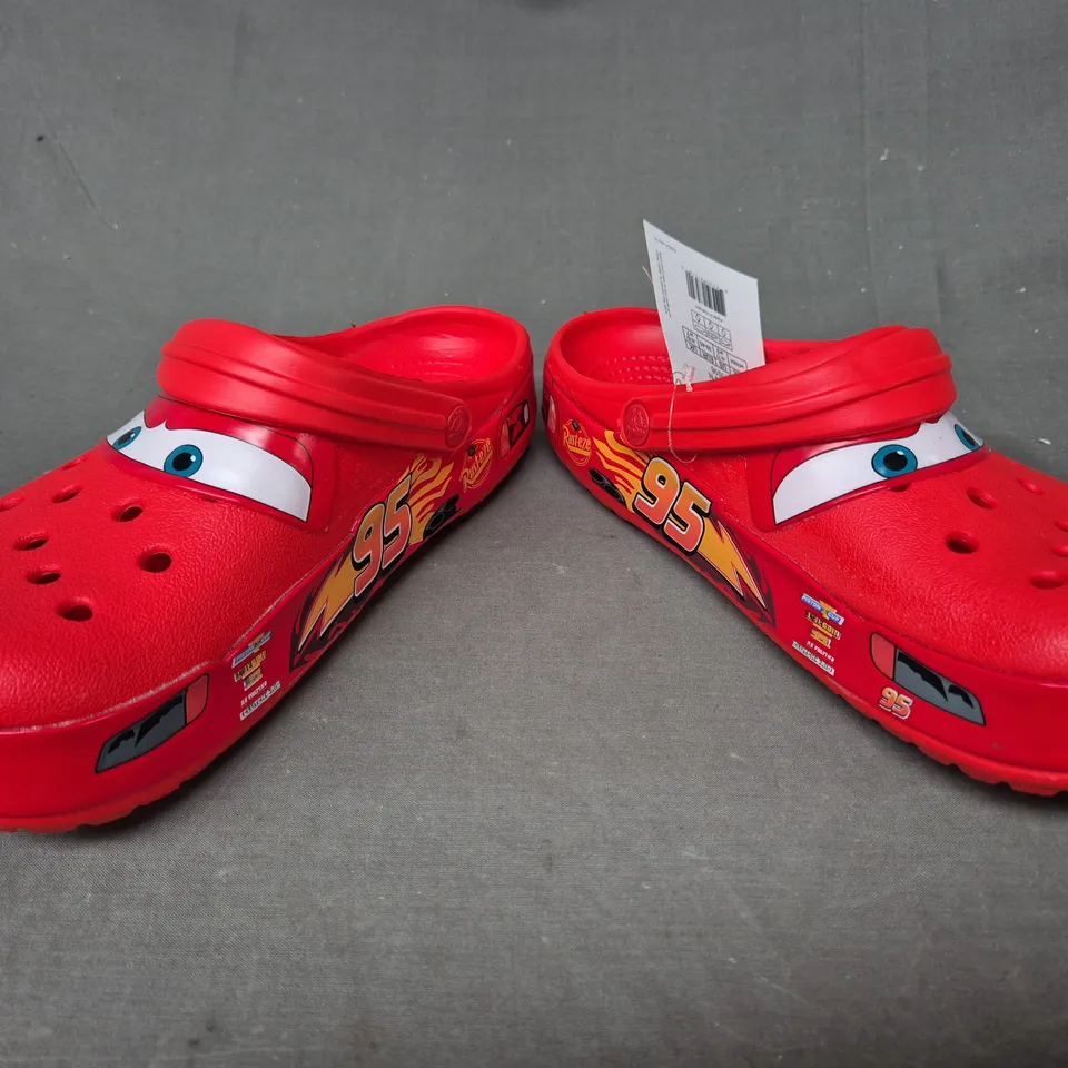 PAIR OF CROCS CROCBAND LIGHTNING MCQUEEN CLOGS UK SIZE M6/W7