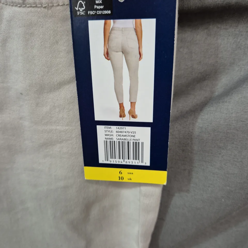 BANDOLINO SARABELLE ANKLE PANT – WOMEN’S CREAMSTONE, US6 / UK10