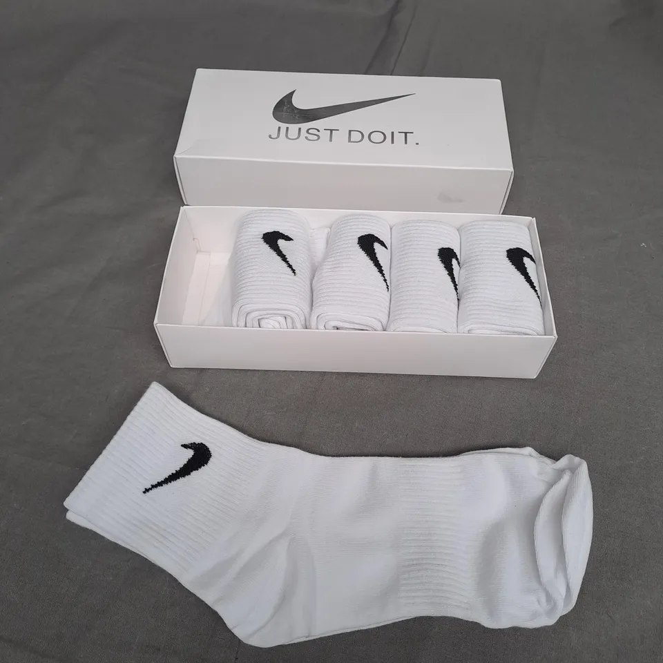 NIKE 5PACK CREW SOCKS IN WHITE SIZE UNSPECIFIED