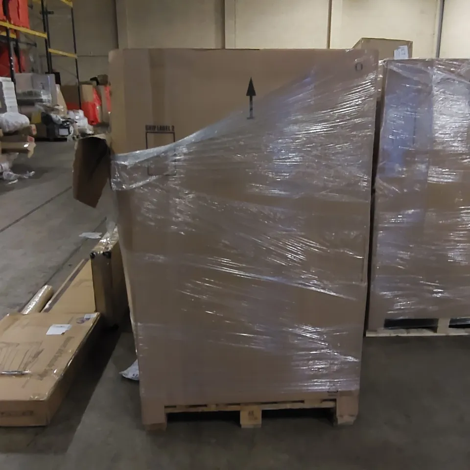 PALLET OF ASSORTED ITEMS INCLUDING: BEDSIDE BABY BED, SHELF, NON SLIP SHOWER MATS, WINDOW FILM