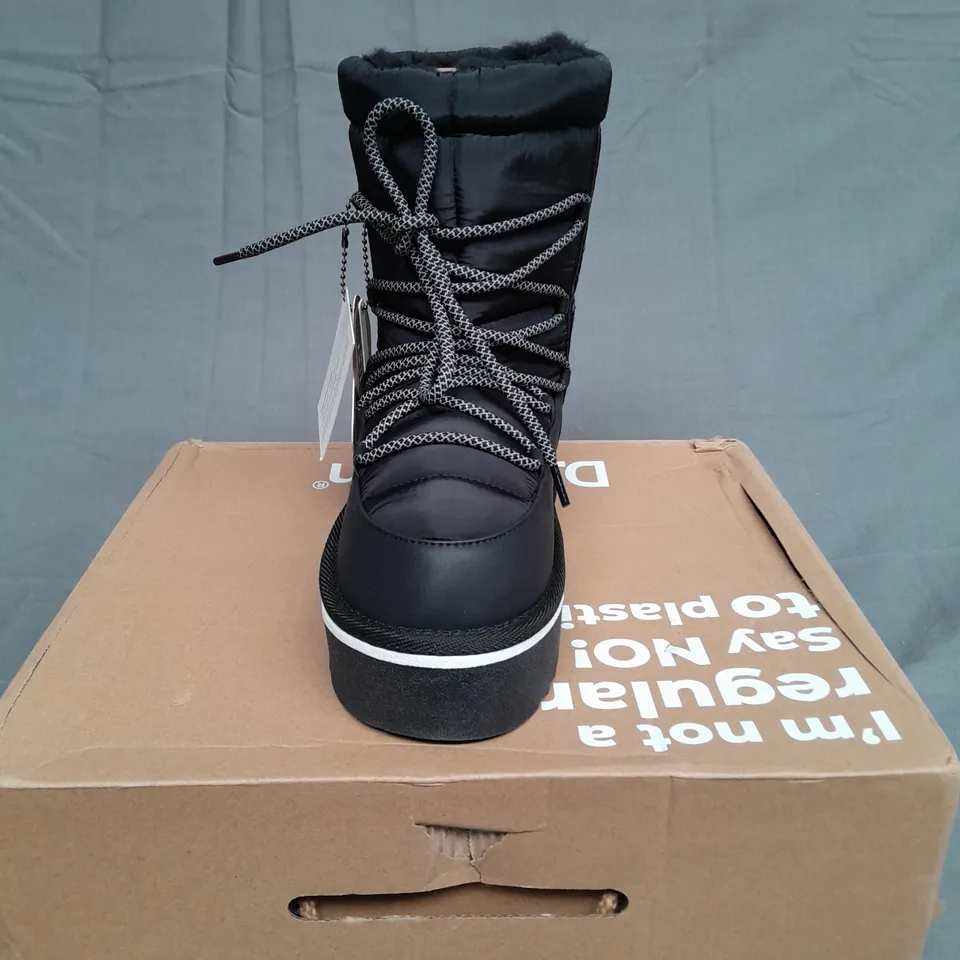 BOXED PAIR OF D.FRANKIN NORDIC BOOTS V2 BOOMB BLACK SIZE 38 