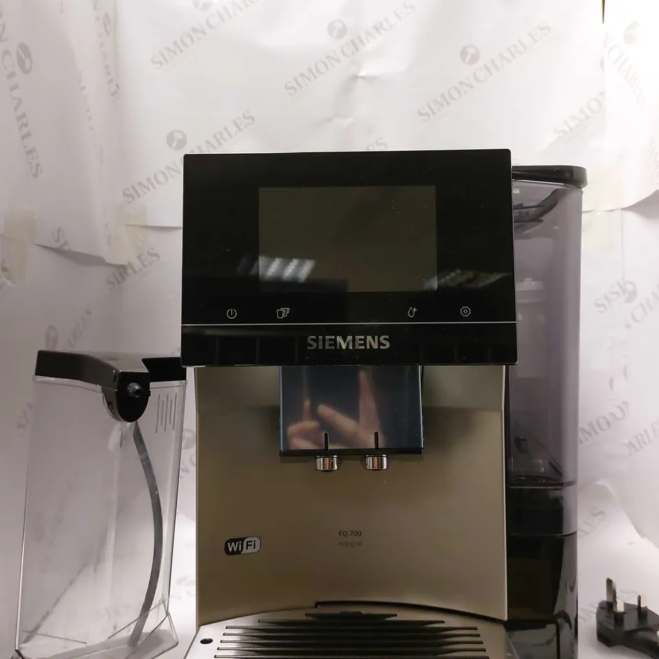 SIEMENS EQ700 INTEGRAL AUTOMATIC ESPRESSO MACHINE