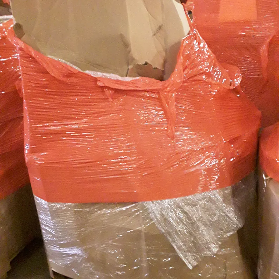 PALLET OF ASSORTED PRODUCTS INCLUDING PRIVACY WINDOW FILM, SHOPPING BAGS, TELLS MODEL Y BOOT ACCESSORY,  GAMING CHAIR