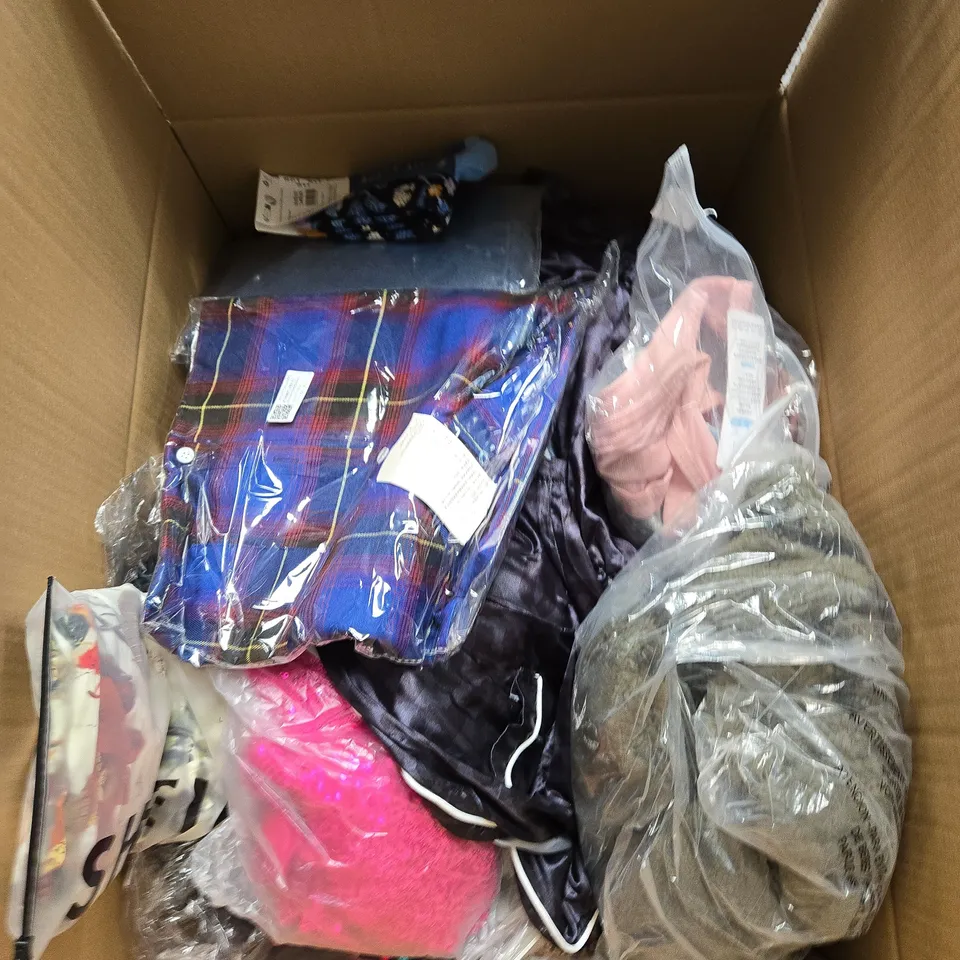 LARGE BOX OF ASSORTED CLOTHING ITEMS IN VARIOUS SIZES, STYLES AND COLOUR 