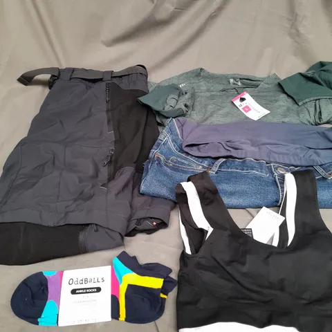 BOX OF APPROXIMATELY 25 ASSORTED CLOTHING ITEMS TO INCLUDE - SOCKS , T-SHIRT , SHORTS ETC