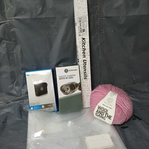 APPROXIMATELY 15 ASSORTED HOUSEHOLD ITEMS TO INCLUDE WOOL, DECOY CAMERA, USB-C WALL CHARGER, ETC - COLLECTION ONLY