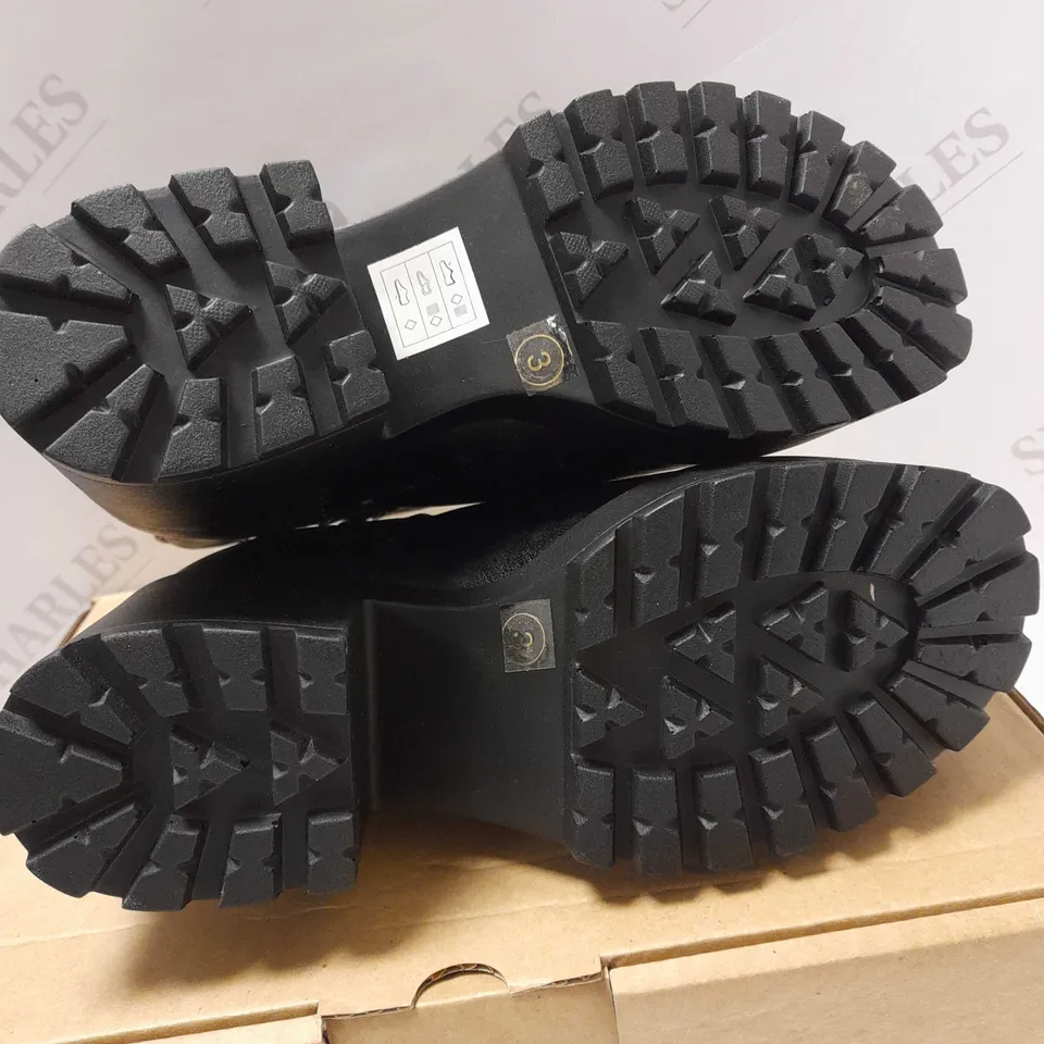 KOI KAI CHUNKY CHELSEA BLACK BOOTS - SIZE 3 