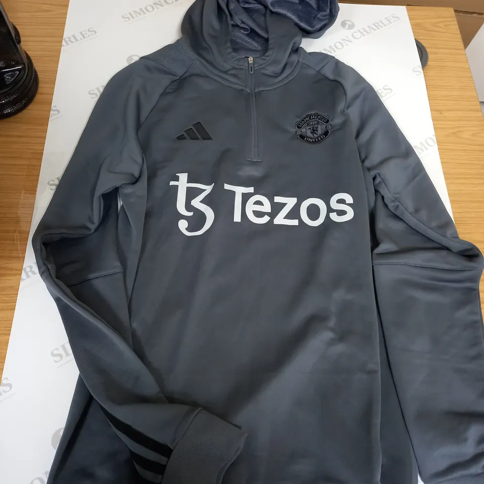 MANCHESTER UNITED GREY HOODIED QUATER ZIP - S