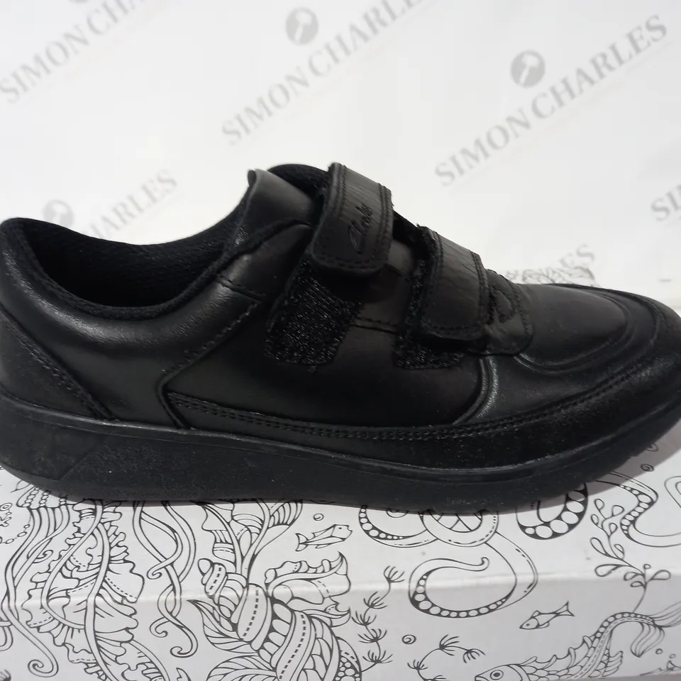 CLARKS SCAPE FLARE BLACK LEATHER KIDS SIZE 1.5