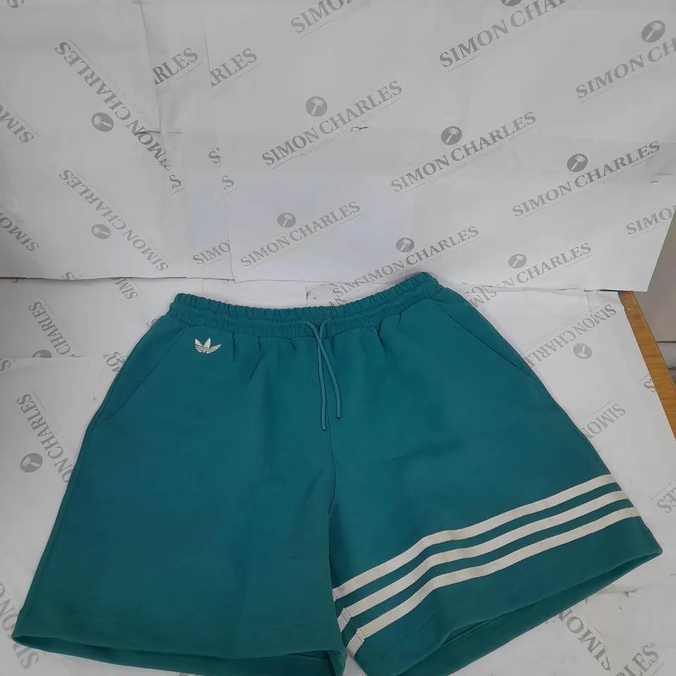 ADIDAS ORIGINAL FLEECE SHORTS SIZE M