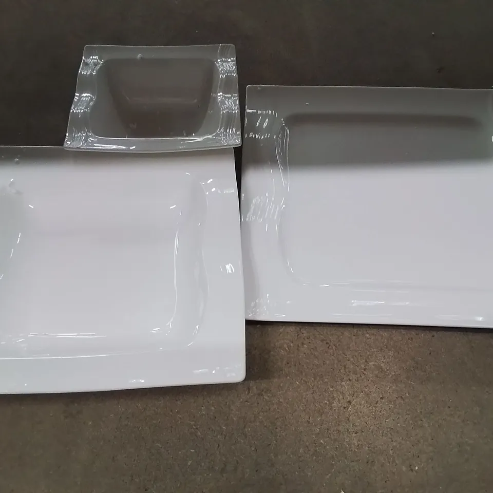 BOXED 28 PIECE PORCELAIN CHINA DINNERWARE SET SERVICE FOR 6
