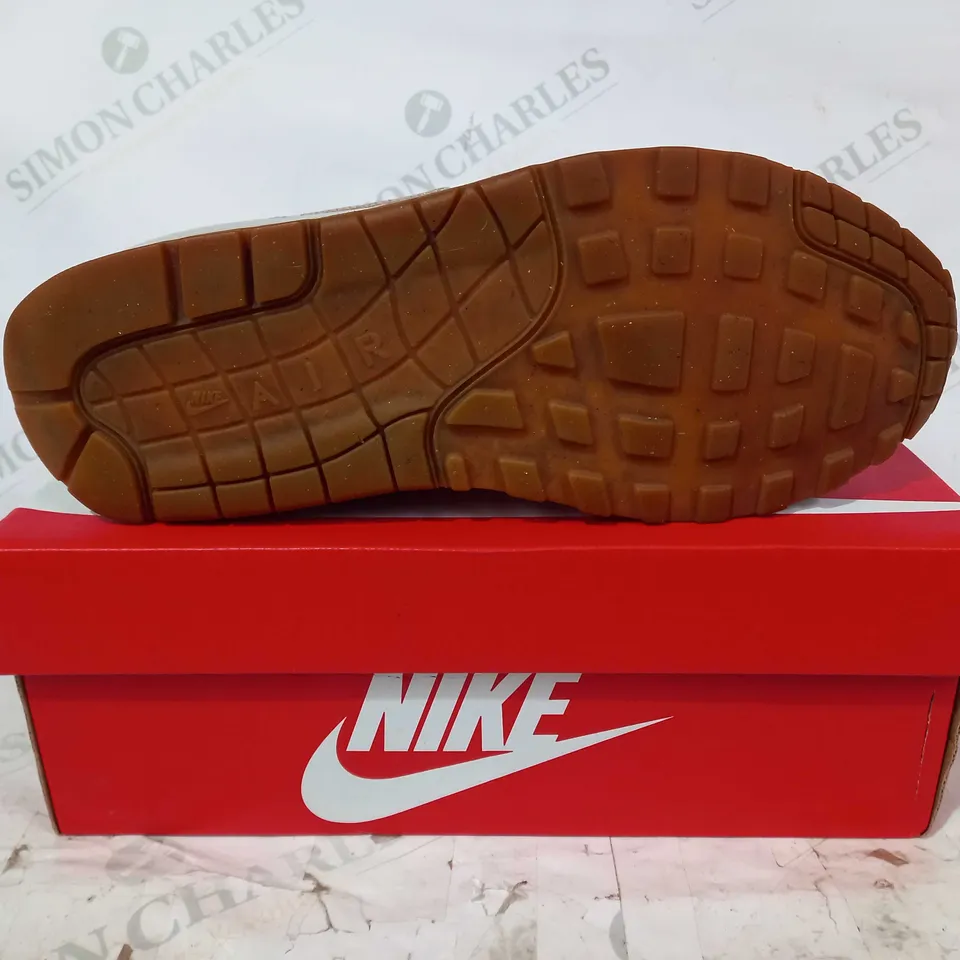 BOXED PAIR OF NIKE AIR MAX 1 SHOES IN TEXTURED ROSE GOLD COLOUR UK SIZE 9