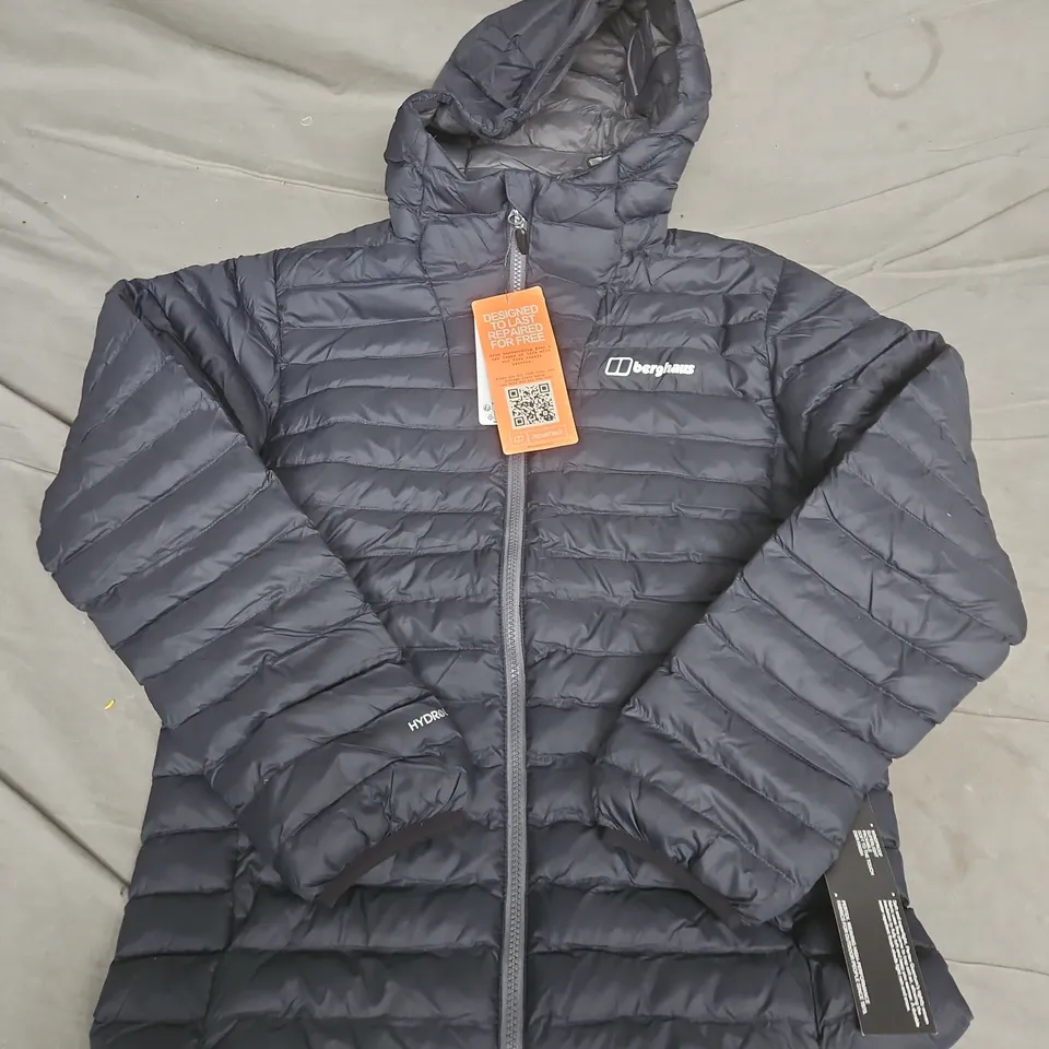 BERGHAUS MENS VASKYE JACKET IN NAVY - UK SMALL