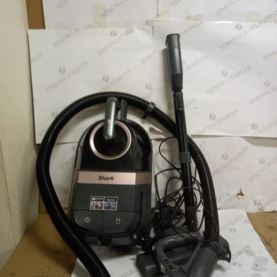 SHARK BAGLESS CYLINDER VACUUM CLEANER