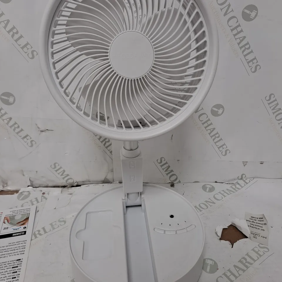 BELL & HOWELL OSCILLATING FOLDING RECHARGEABLE FAN IN WHITE
