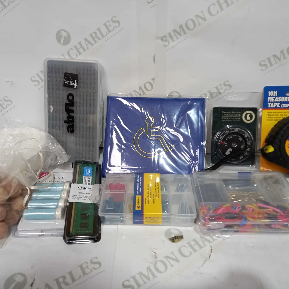 BOX TO CONTAIN APPROX 30 X ASSORTED HOUSEHOLD PRODUCTS, INCLUDES COMPUTER RAM STICK, TAPE MEASURE, FISHING ACCESSORIES ETC 