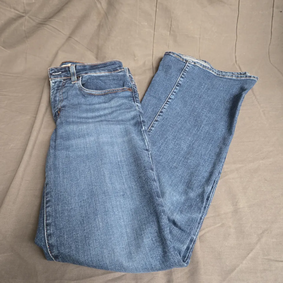 LEVI'S 726 FLARE JEAN IN BLUE SIZE 27W 32L