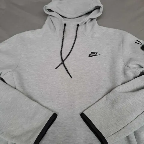 NIKE TECH FLEECE HOODY IN GREY SIZE S