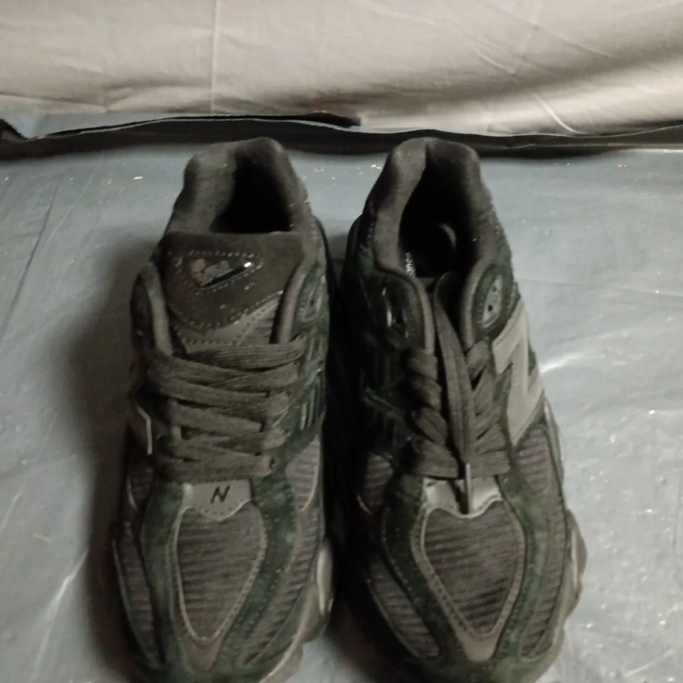 PAIR OF NEW BALANCE TRAINERS - UK SIZE 7