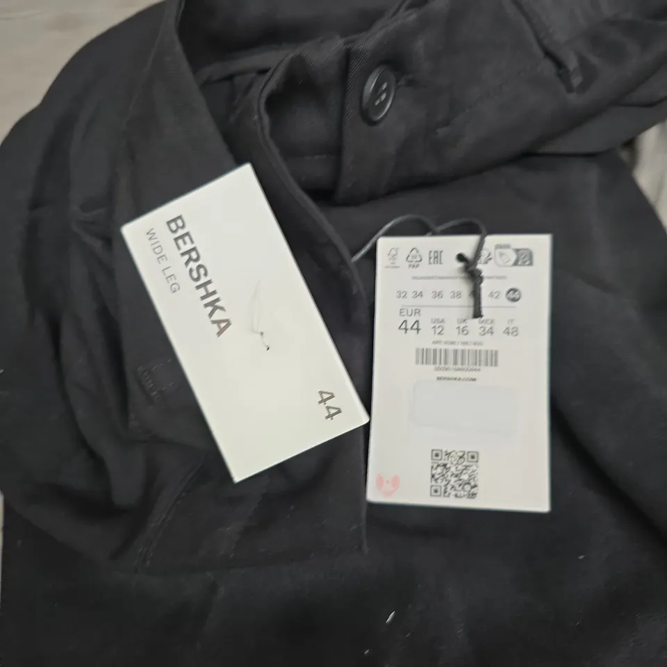 BERSHKA WOMEN'S BLACK TROUSERS – EU 44 (UK 16)