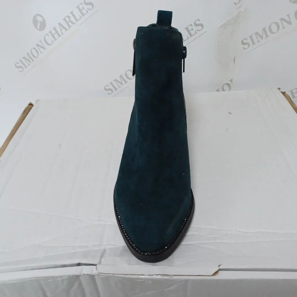 PAIR OF MODA IN PELLE KATREENA ANKLE BOOTS TEAL SIZE 3