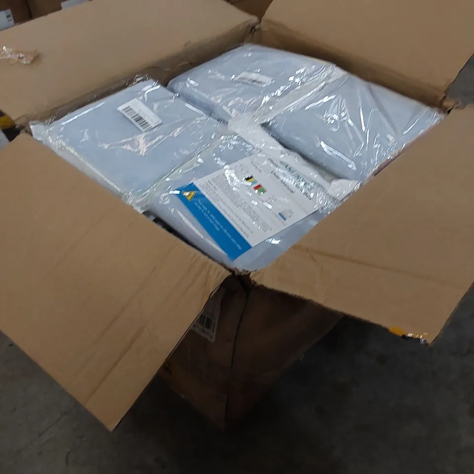 BOX OF APPROXIMATELY 40 X SANKINKEE PHOTOGRAPHY LIGHT BOXES 
