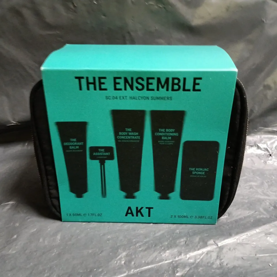 AKT THE ENSEMBLE 5-PIECE BEAUTY SET 