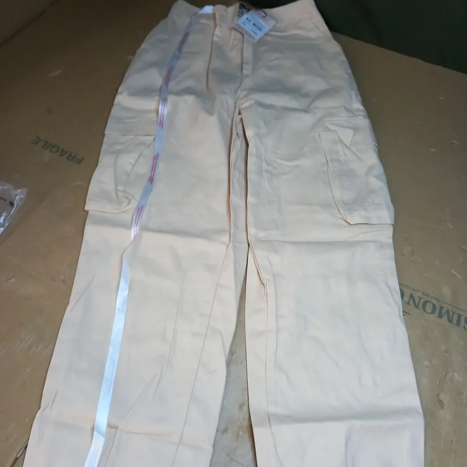 MISGUIDED SAND COLOURED BASIC CARGOS SIZE XS 