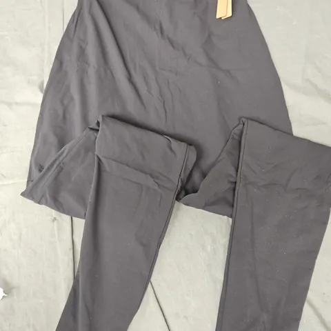 SKINS FITS EVERYBODY MATERNITY LEGGINGS IN ONYX - M