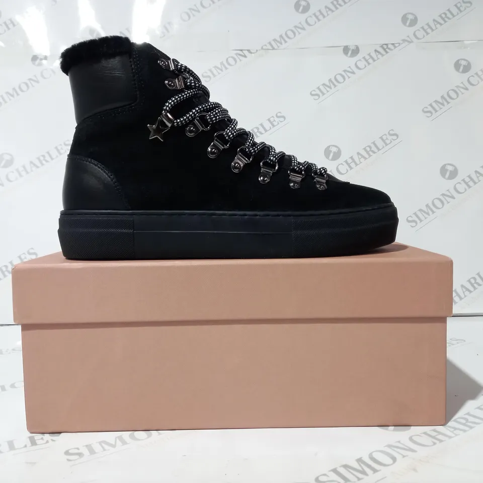 BOXED PAIR OF AIR & GRACE CAMINO SHOES IN BLACK UK SIZE 6