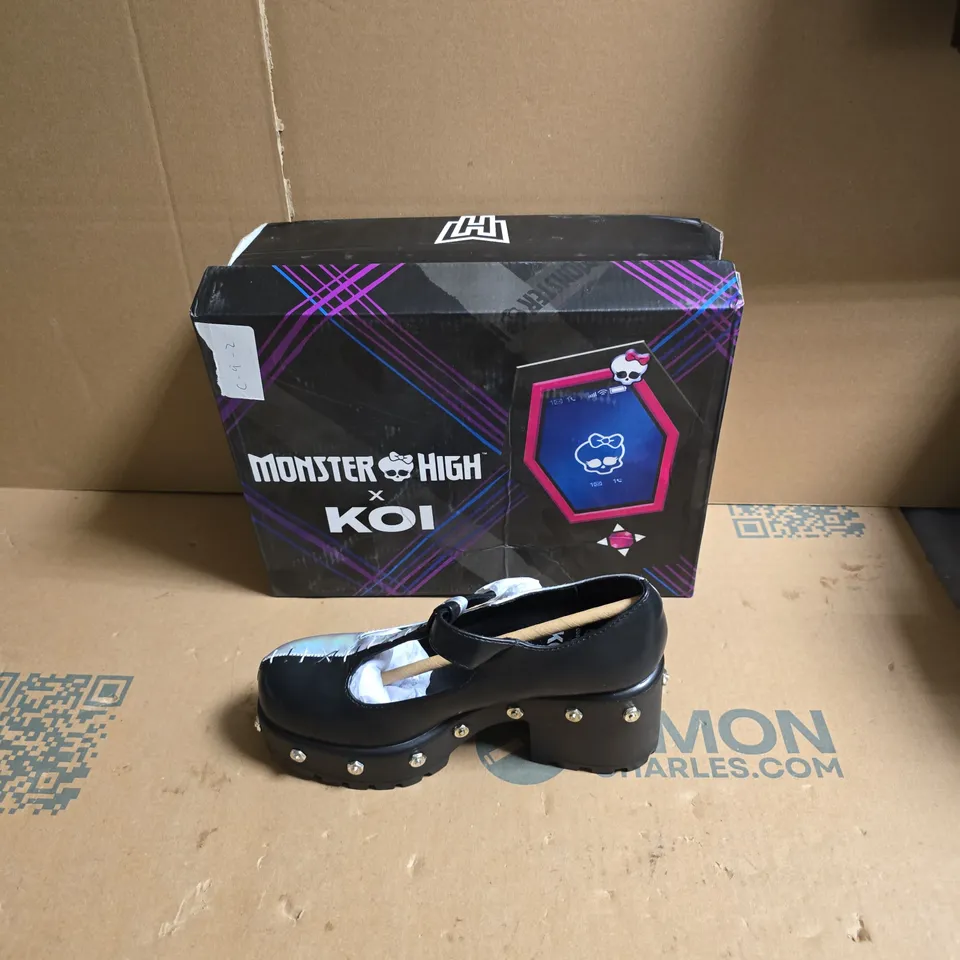 KOI MONSTER HIGH SAI MARY JANES VOLTAGE EDITION - SILVER - UK SIZE 3 